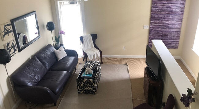 Sala de estar - 125 Danforth Dr Unidad 1