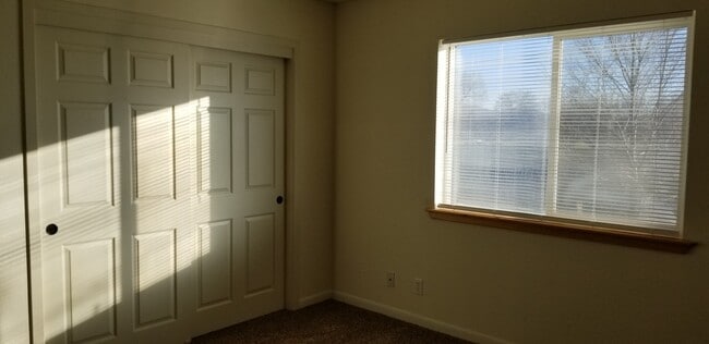 Photo - 472-285 Johnstonville Rd