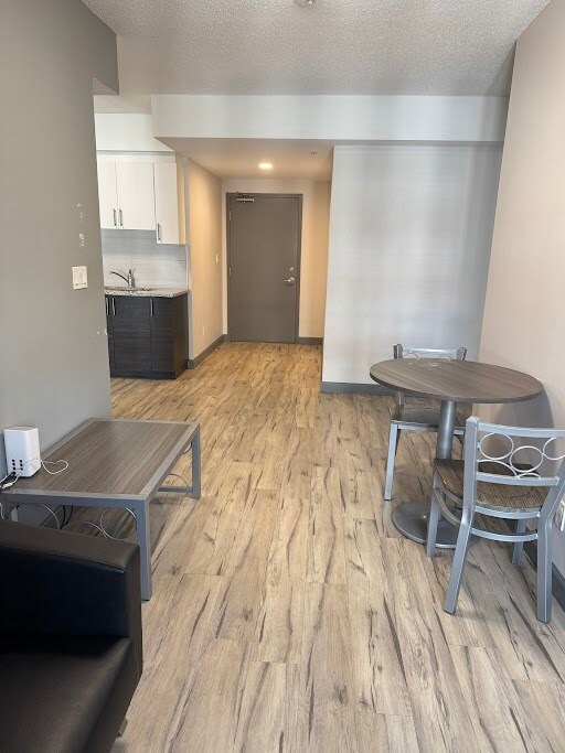 Photo - 258A-258A Sunview St