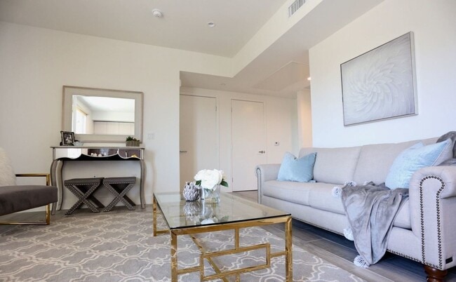 general - Bakman Avenue