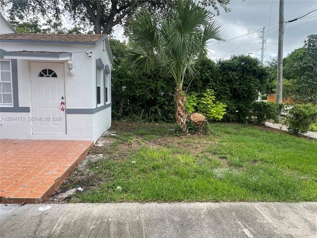 24 NE 169th St