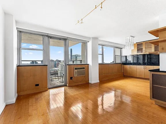 Photo - 75 Henry St Unidad 28H