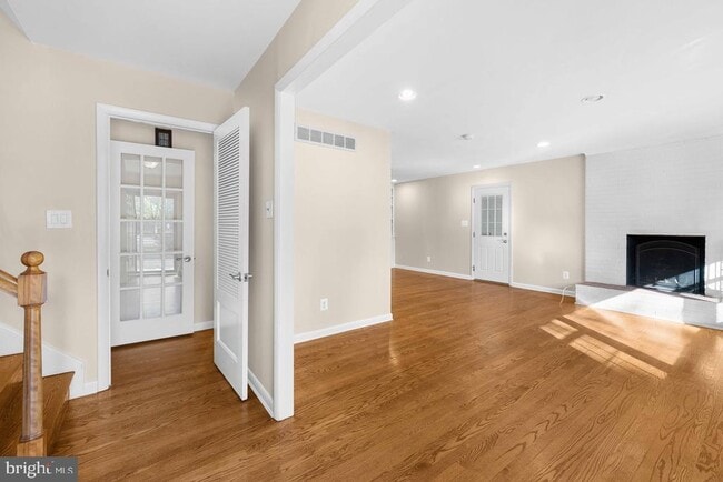 Photo - 512 Briar Ln