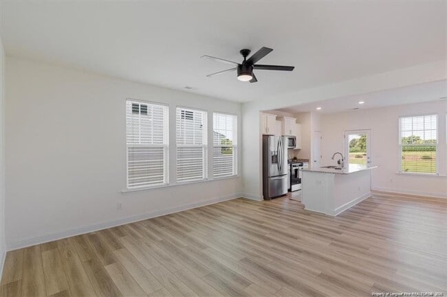 Photo - 39 Kingham Ln