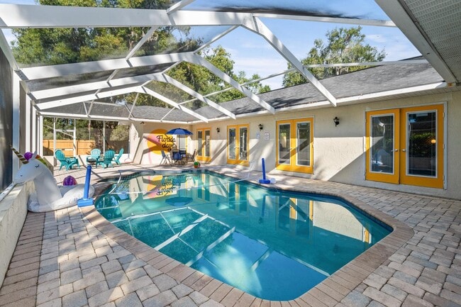 Building Photo - 808 Arietta Dr