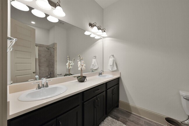 Photo - 2072 Laurie Darlin Dr