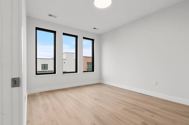 Photo - 407 Highland Ave