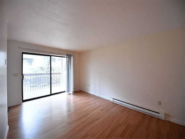 Courtview Square Apartments