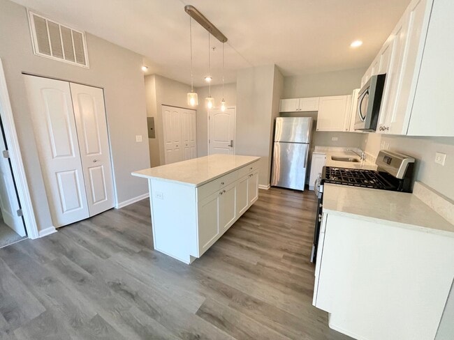 Photo - 301 N Madison St