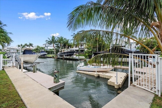 72 Waterway Rd