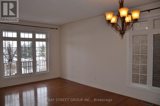 Photo - 27 Wilcliff Ct