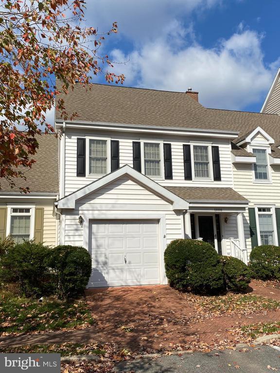28498 Sawgrass Ct