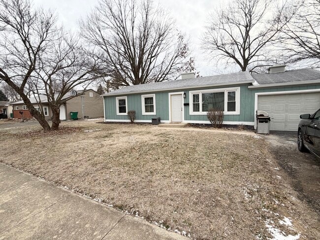 Photo - 654 Maple Ln