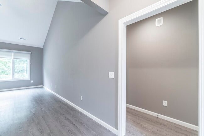 Photo - 2128 Freestone Pl