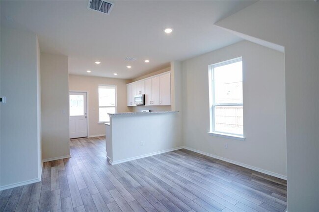 Photo - 145 Cocao Ct