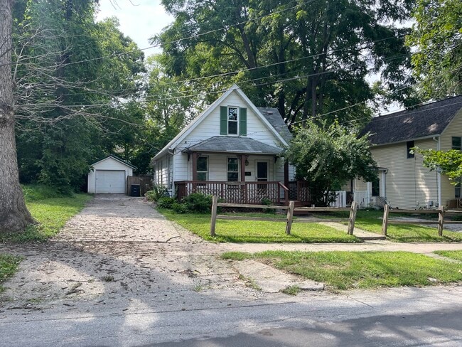 Building Photo - 812 42nd St Rental