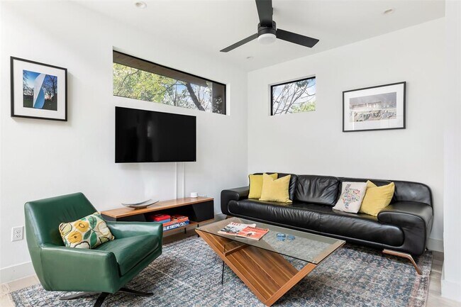 Photo - 2804 E 22nd St