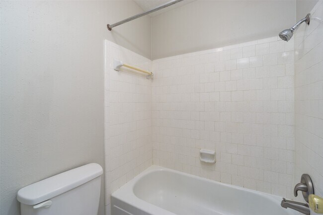 Photo - 2902 Laurelridge Dr