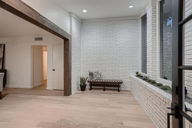 Photo - 5325 Western Hills Dr