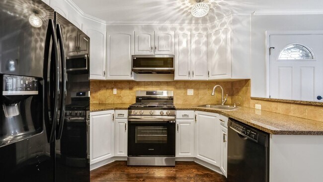 Photo - 1563 Anderson Ave