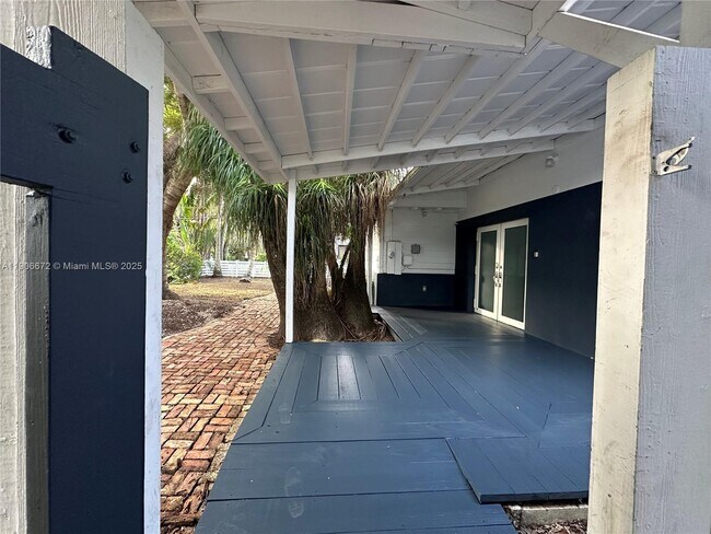 Photo - 6810 SW 70th Ave