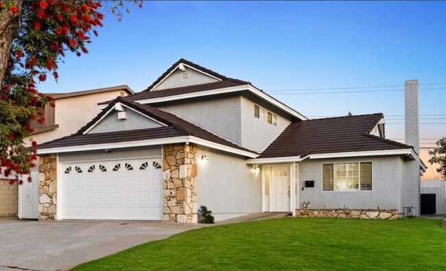 1322 E Elsmere Dr