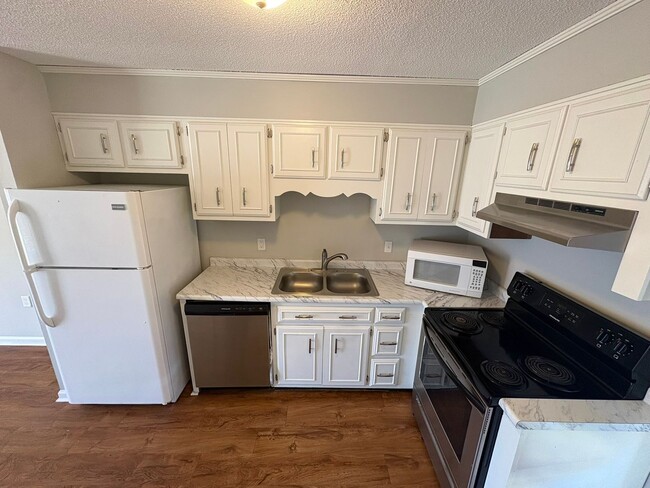 Photo - 130 Lanier Dr #32