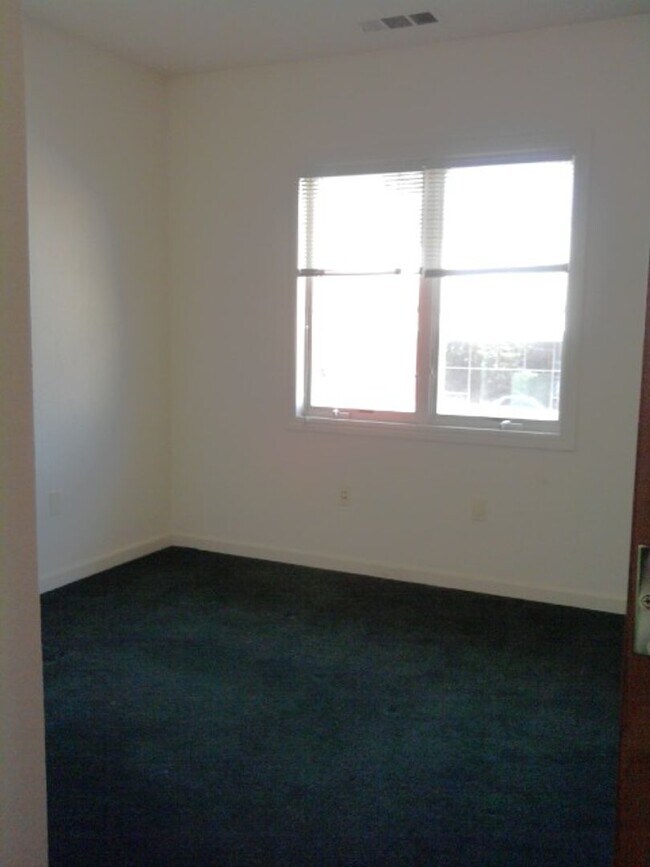 2185 Dwight Way Unit 03