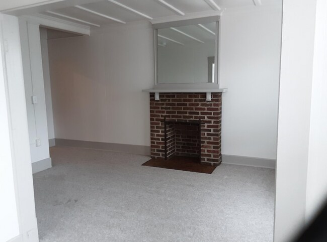 Photo - 847 1/2 Massachusetts