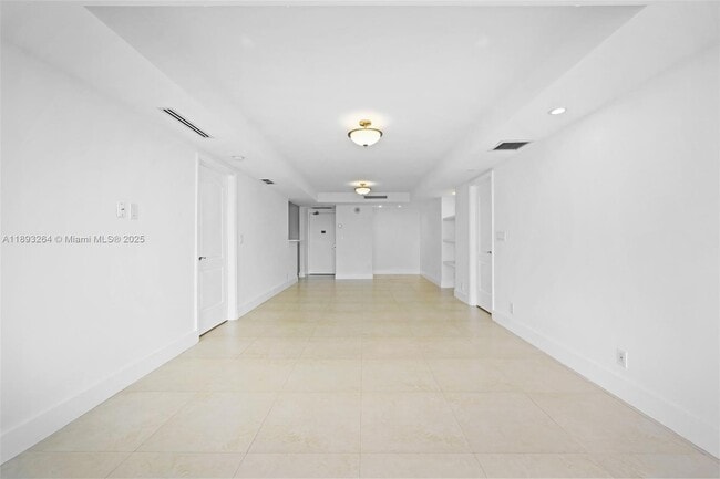 Photo - 20301 W Country Club Dr Unidad 1122