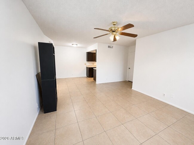 Photo - 2931 E Beck Ln Unit 1