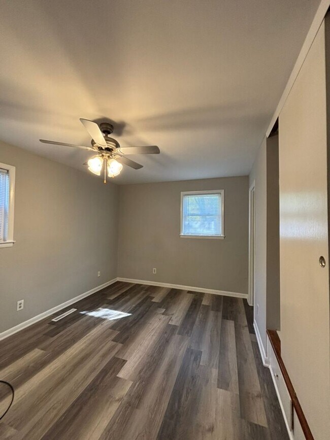 Photo - 3-Bedroom Ranch with New Floors, Backyard,...