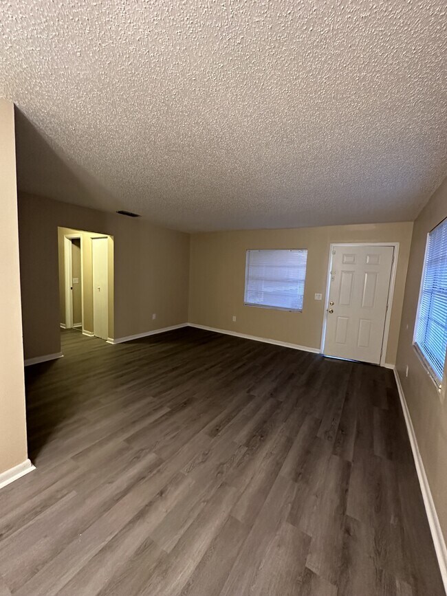 Photo - 3009 Ernest Dr