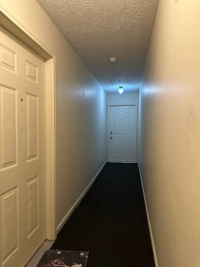 Building Photo - 117 E Main St Unit 2