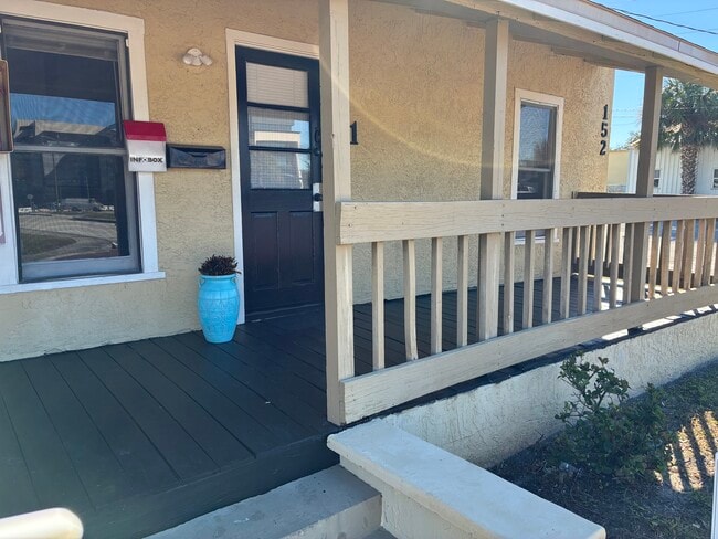 Photo - 152 3rd St NW