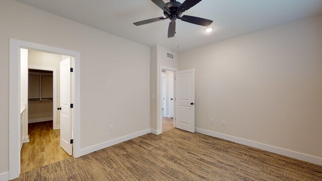 Photo - 1119 N Broadview Ln