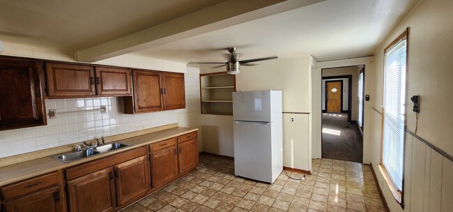 Photo - 1237-1239 Wisconsin Unit 1239