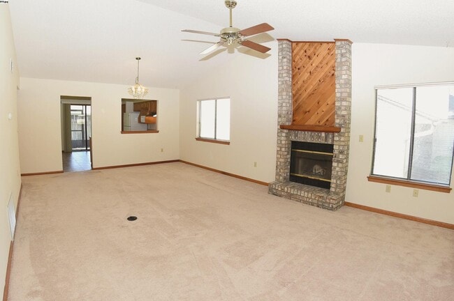 Photo - 344 Evergreen Ave