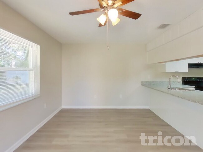 Photo - 330 Malcolm Ave