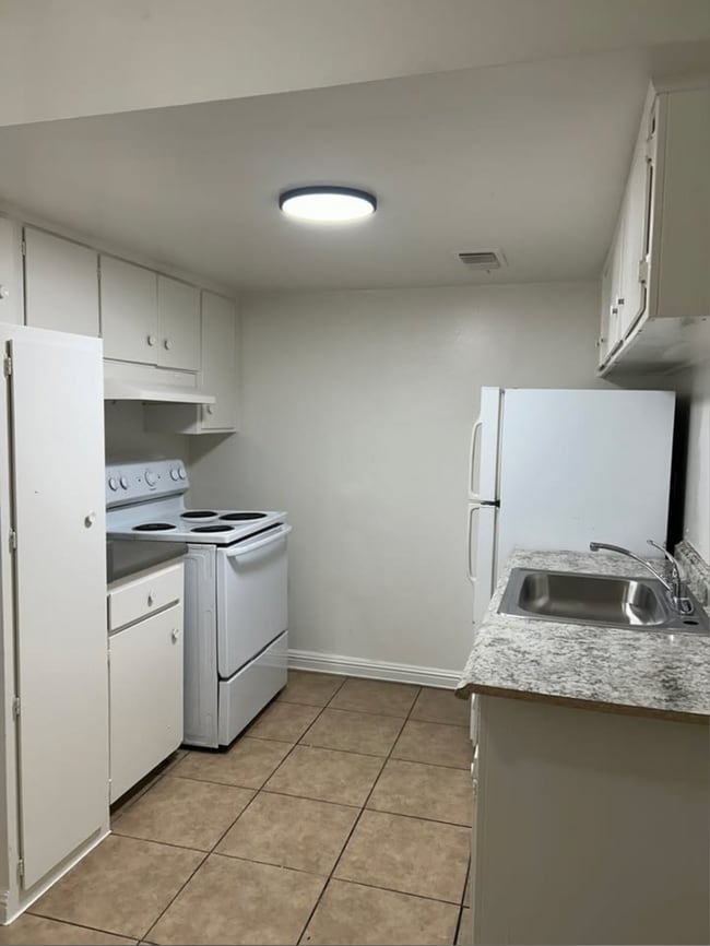 Photo - 3791 Hazelwood St Unidad 3791-03