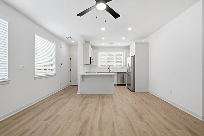 Photo - 3 Bed | 2 Bath Luxury Duplex