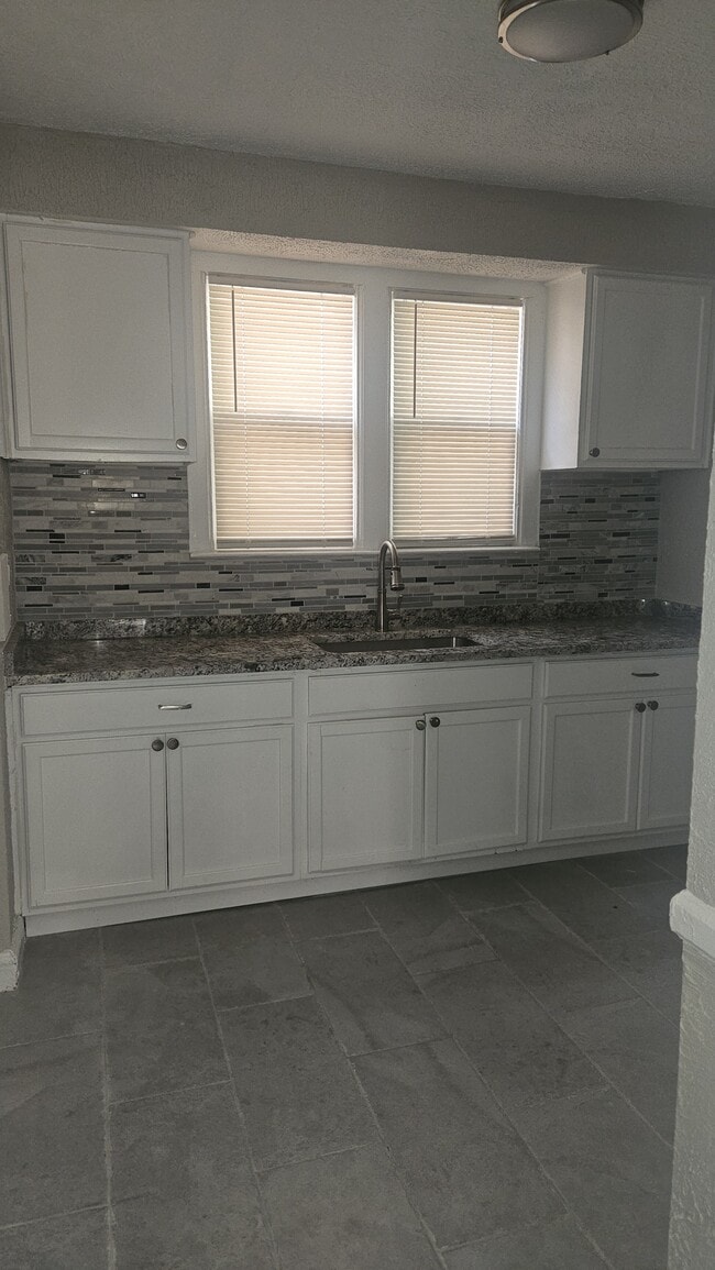 Photo - 16232 Birwood St