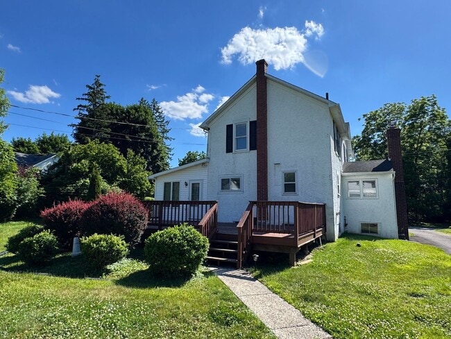 Photo - Lower Gywnedd 3 Bedroom 1.5 Bath Colonial in Penllyn Pa $2,995/month