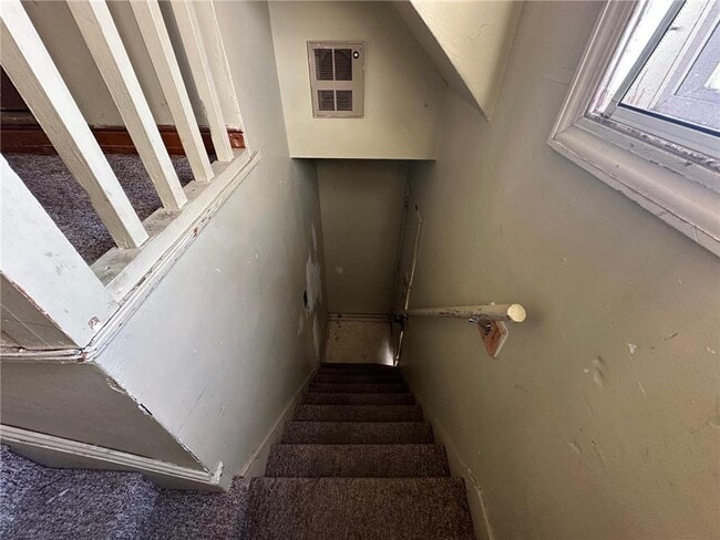 Photo - 704 1st St S