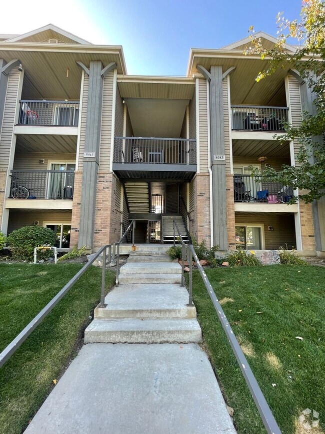 Building Photo - Willow Springs Condo Unit 4 Building I