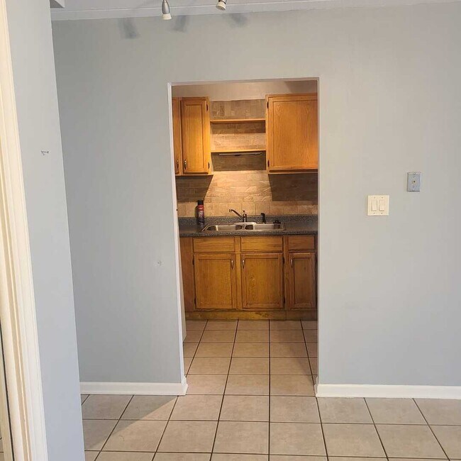 Photo - 1019 N Boxwood Dr Unidad 108 Rental