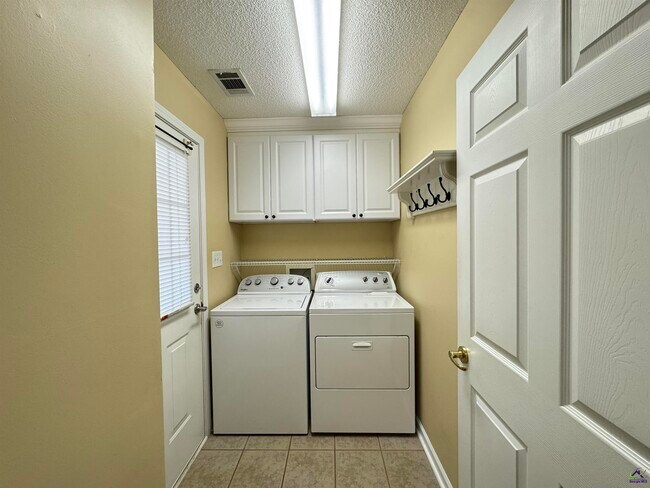 Photo - 207 S Houston Springs Blvd