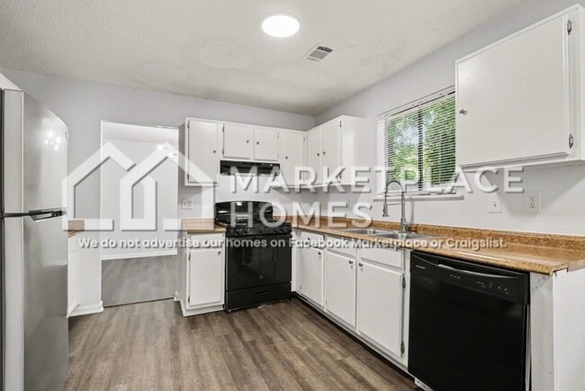 Photo - 924 Lake Dr Terrace