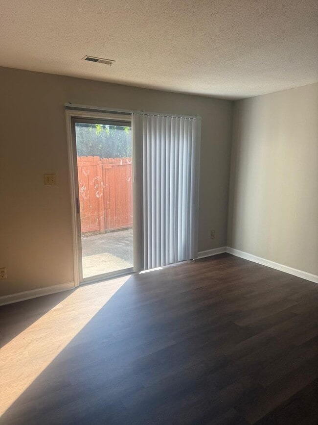 3529 Lynhaven Dr Unidad 3529F