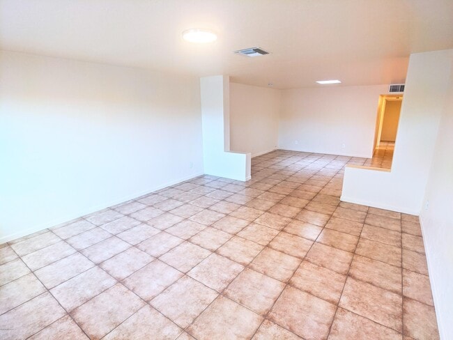 Photo - 1343 W Alameda St